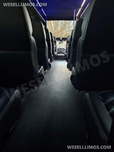 2017 Grech GM33 Ford F550 Executive Shuttle - Executive Shuttle for Sale in Ft. Collins, CO - Photo 16