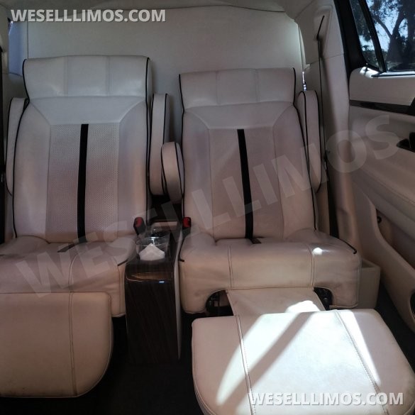 2016 Lincoln MKT vin# 2L1MJ5LK0GBL02595 Limousine for Sale in Lake Ozark, MO - Photo 2