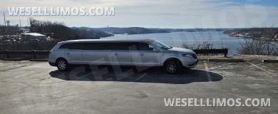 2016 Unique Lincoln Mkt Limousine - Limousine for Sale in Lake Ozark, MO - Photo 8