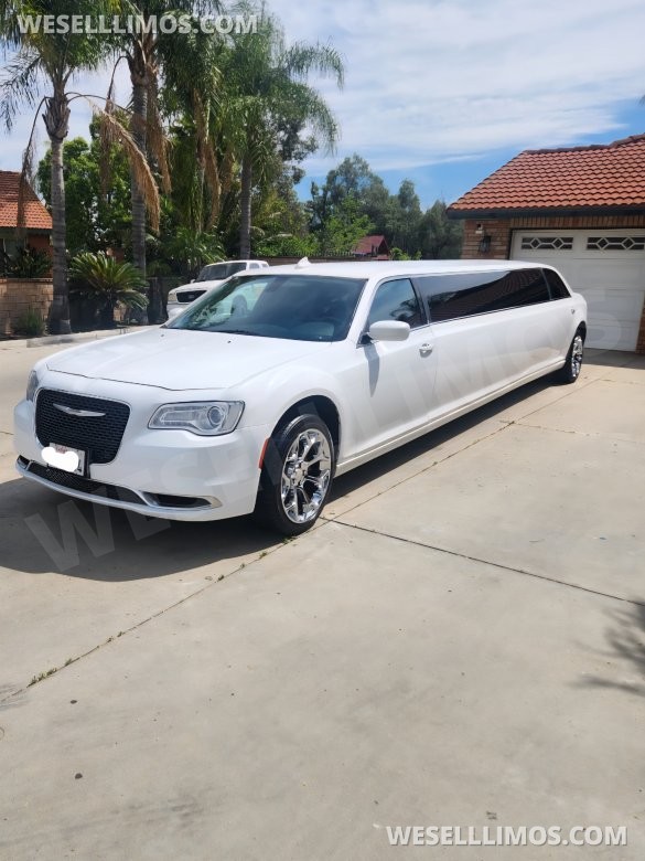 2015 Chrysler 300 Limousine for Sale in Bloomington, CA - Main Photo