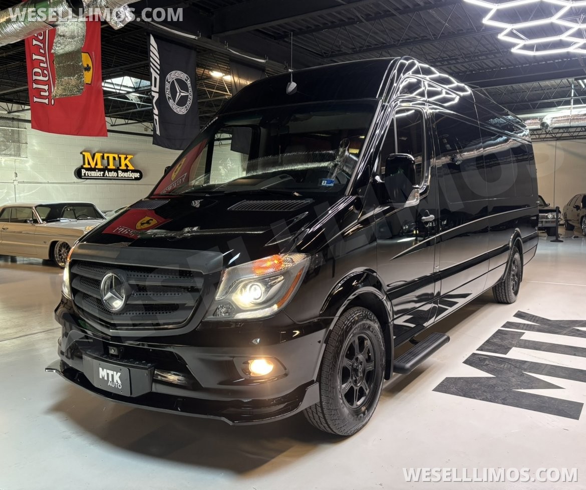 Photo of Sprinter for sale: 2014 Mercedes-Benz Sprinter 3500 Daycruiser 170" by Level Up Customs