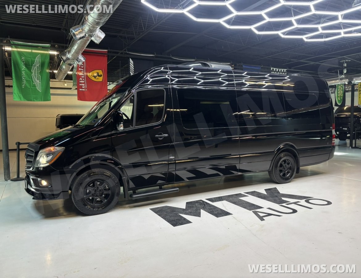 Photo of Sprinter for sale: 2014 Mercedes-Benz Sprinter 3500 Daycruiser 170" by Level Up Customs