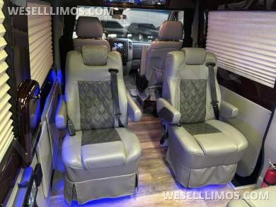 2014 Level Up Customs Mercedes-Benz Sprinter 3500 Daycruiser - Sprinter for Sale in Richmond, VA - Photo 43
