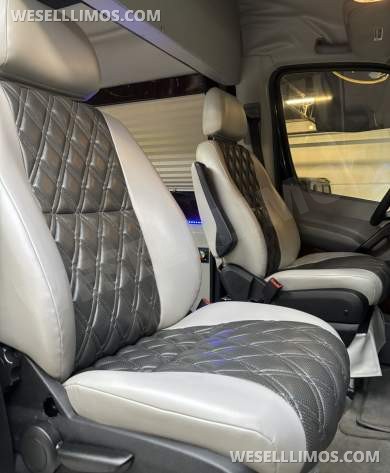 2014 Level Up Customs Mercedes-Benz Sprinter 3500 Daycruiser - Sprinter for Sale in Richmond, VA - Photo 73