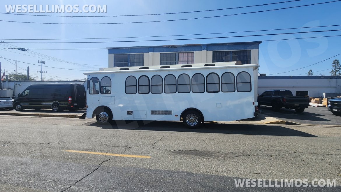 Photo of Trolley for sale: 2014 Ford F53 by Hometown