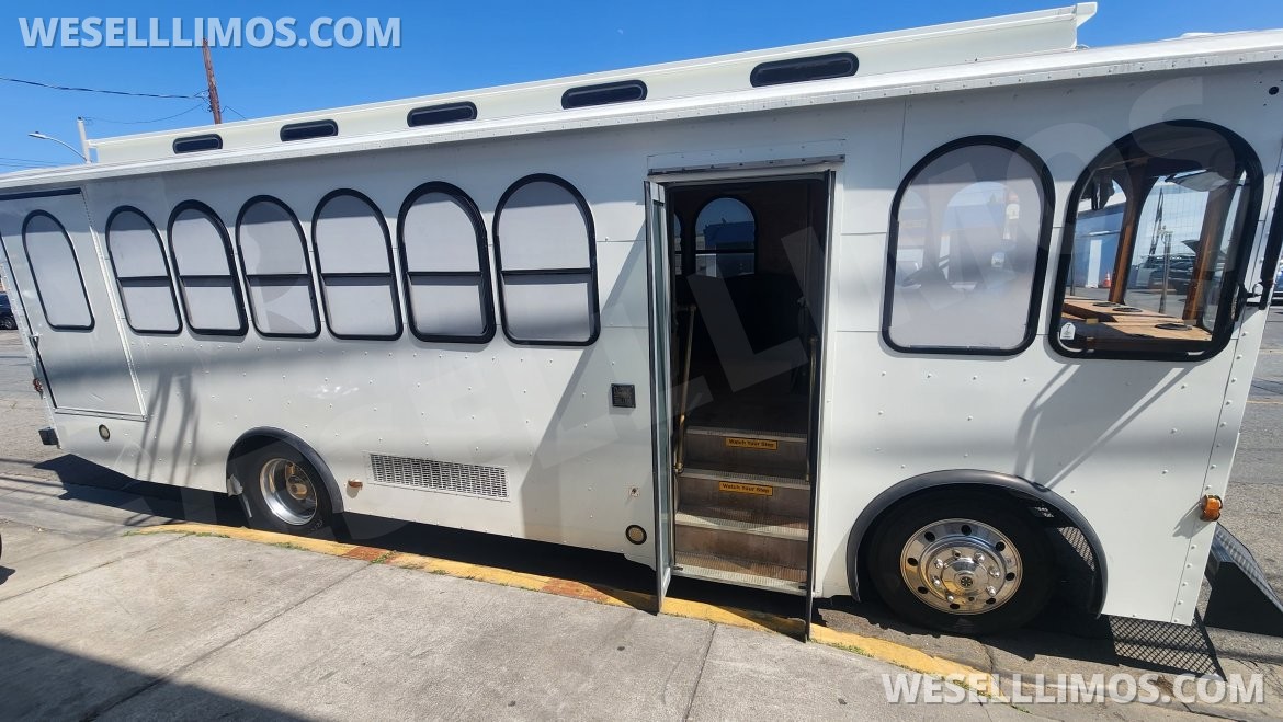Photo of Trolley for sale: 2014 Ford F53 by Hometown