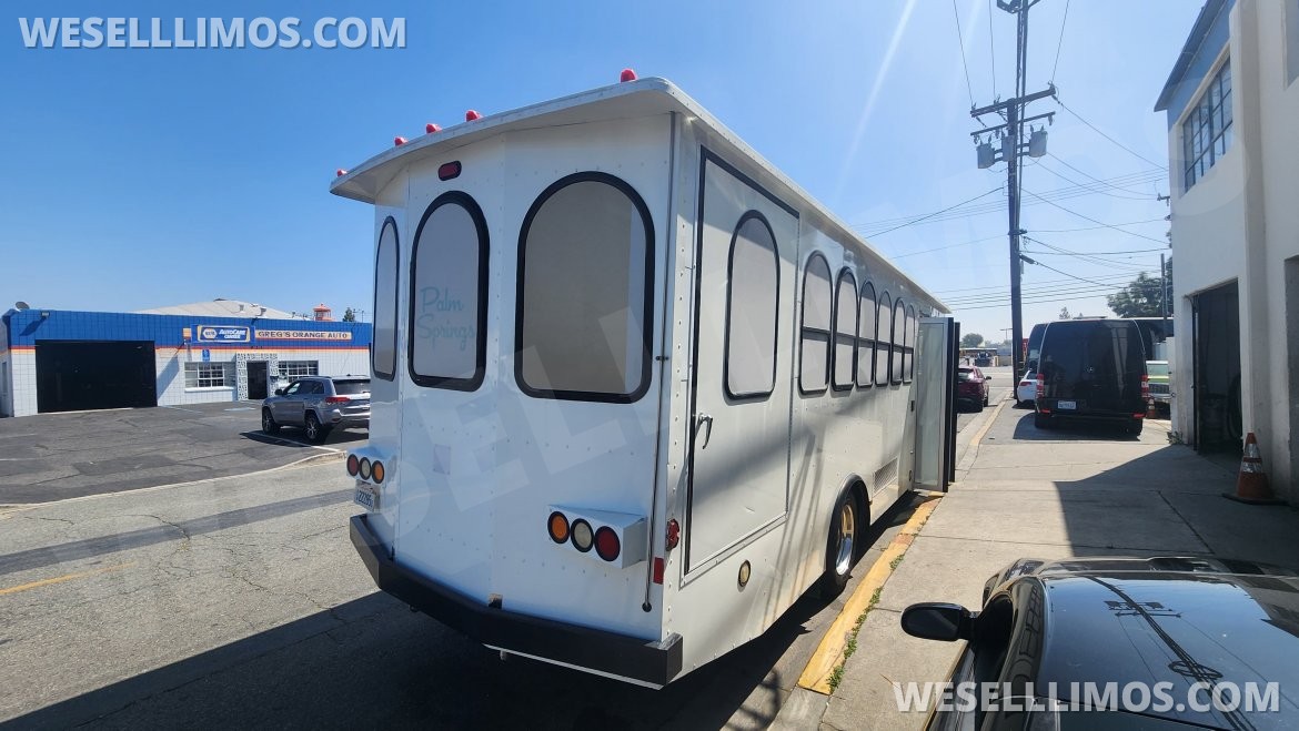 Photo of Trolley for sale: 2014 Ford F53 by Hometown