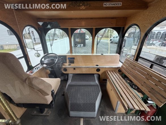 2003 Ford F53 Trolley for Sale in Westport, MA - Photo 2