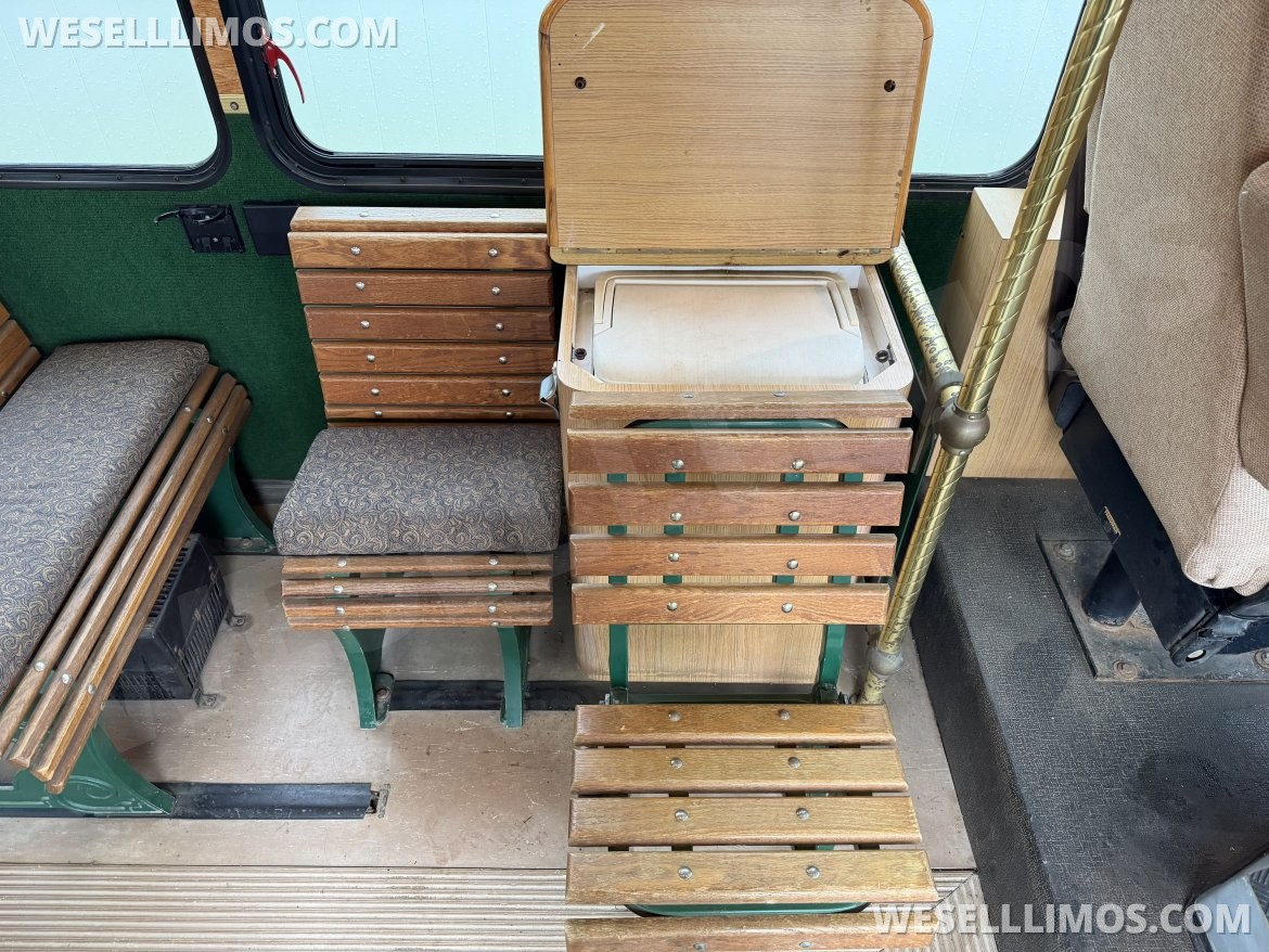 Photo of Trolley for sale: 2003 Ford F53 by Hometown