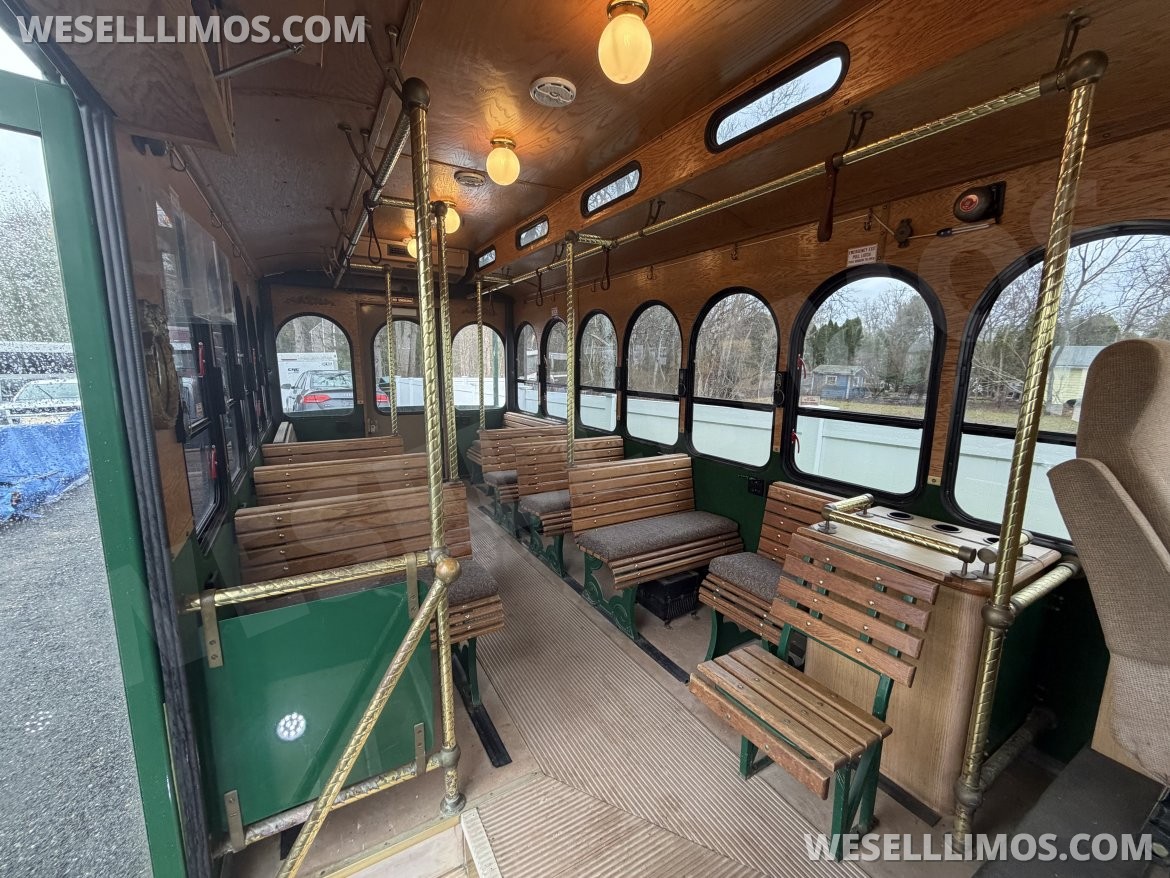 Photo of Trolley for sale: 2003 Ford F53 by Hometown