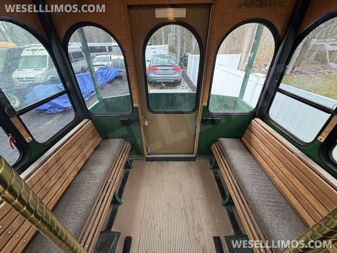 Photo of Trolley for sale: 2003 Ford F53 by Hometown