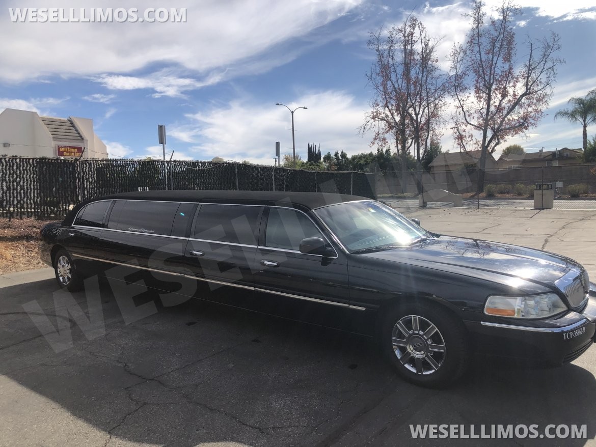 Photo of Limousine for sale: 2007 Lincoln Town car 120" by Tiffany