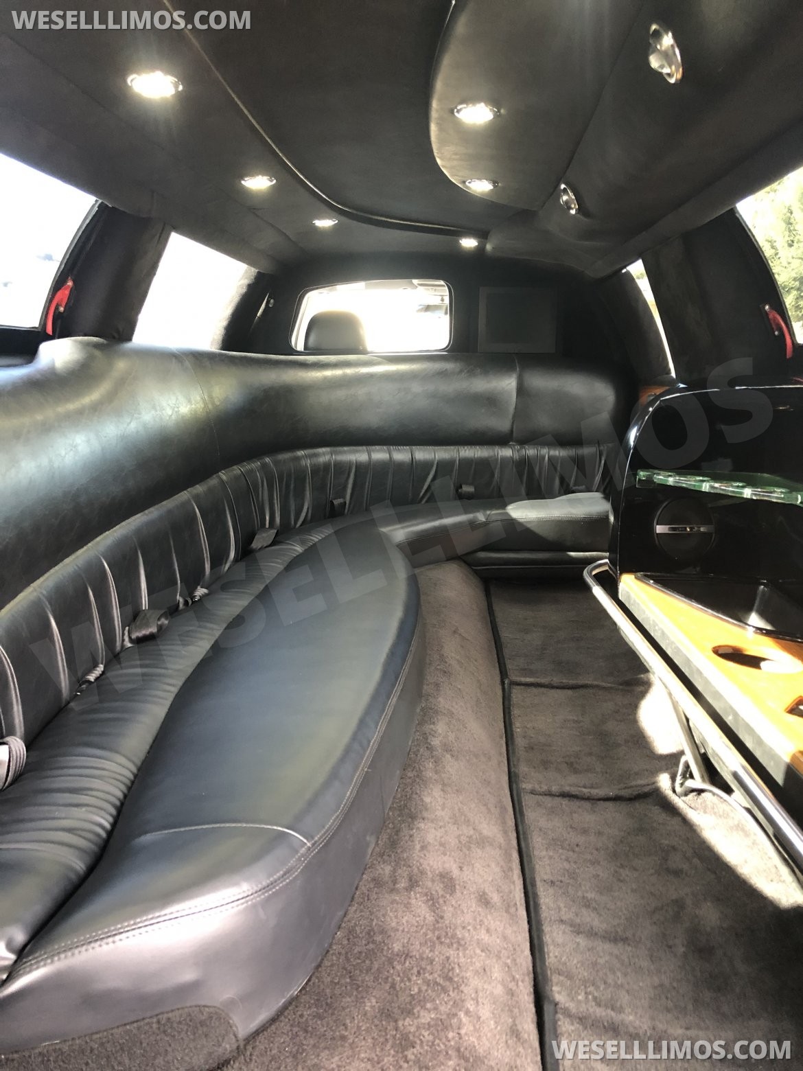 Photo of Limousine for sale: 2007 Lincoln Town car 120" by Tiffany