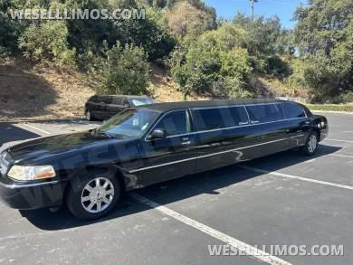 2007 Tiffany Lincoln Town car Limousine - Limousine for Sale in Glendora, California, United States - Photo 9