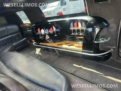 2007 Tiffany Lincoln Town car Limousine - Limousine for Sale in Glendora, California, United States - Photo 11