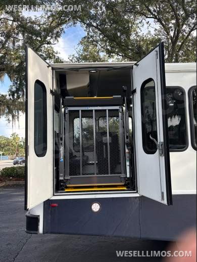 2015 Star Trans Ford F550 Shuttle Bus 5k Miles - Shuttle Bus for Sale in Webster, FL - Photo 11