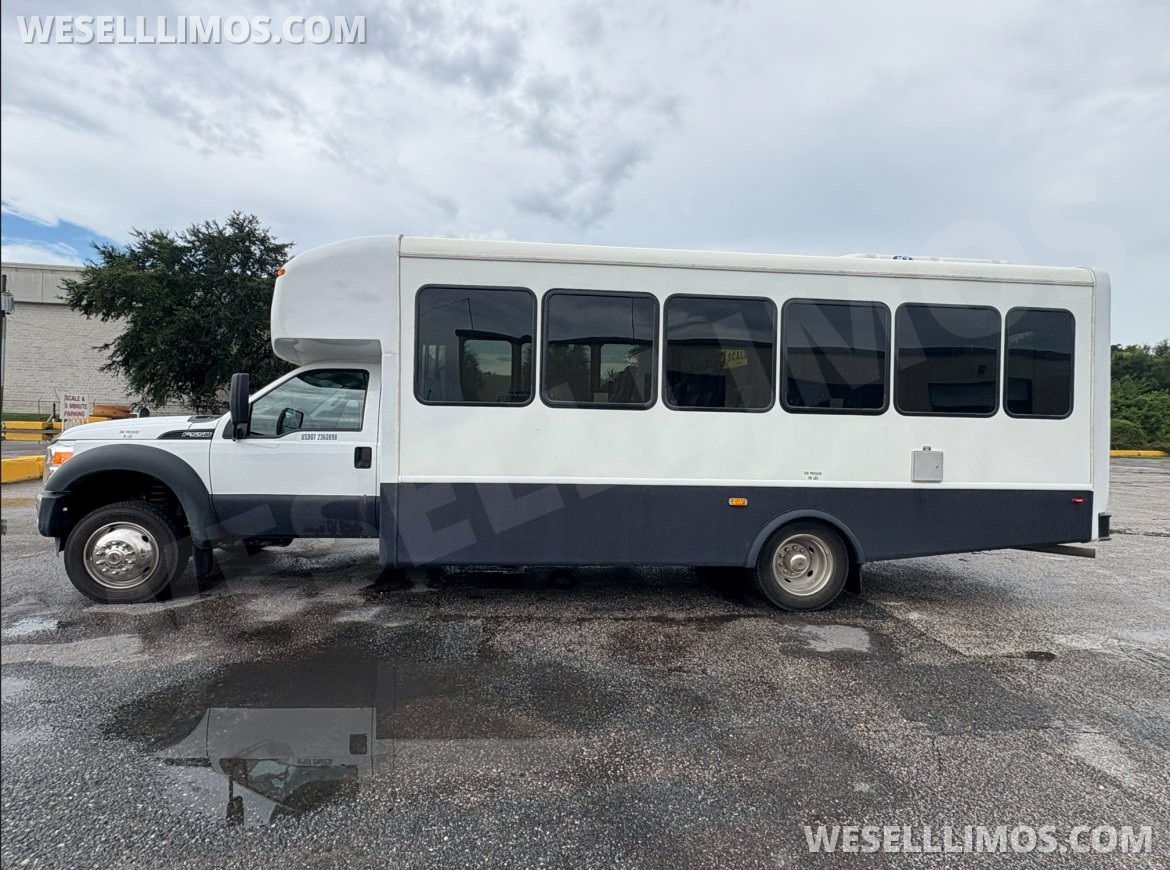 Shuttle Bus for sale: 2015 Ford F550 360" by Glaval