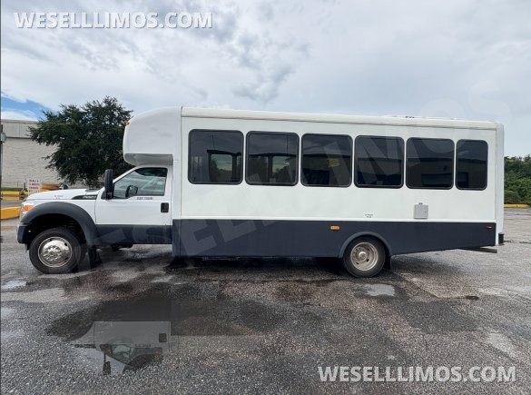 2015 Ford F550 Shuttle Bus for Sale in Webster, FL - Main Photo