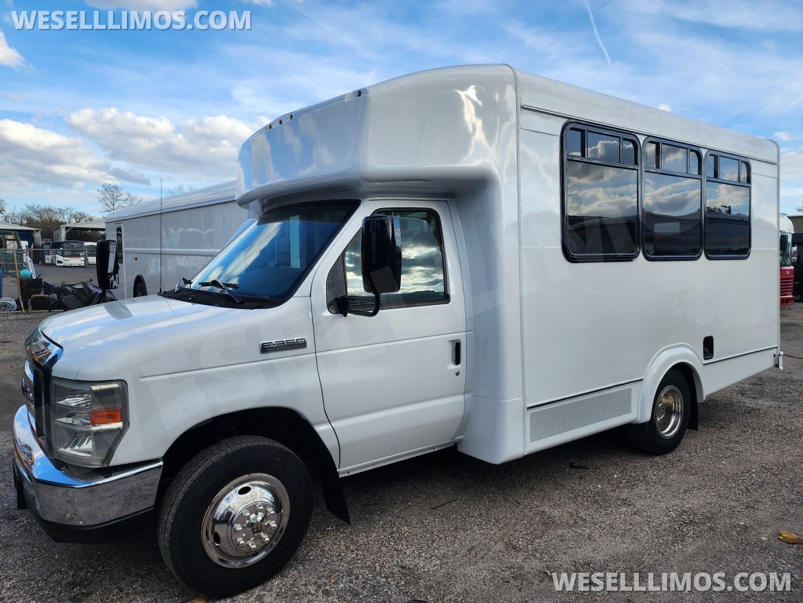 Shuttle Bus for sale: 2017 Ford E450 278" by Forrest River
