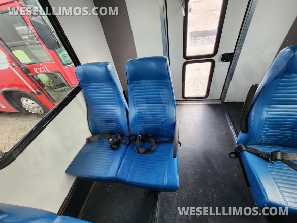 2017 Ford E350 Shuttle Bus for Sale in Bushnell, FL - Photo 3