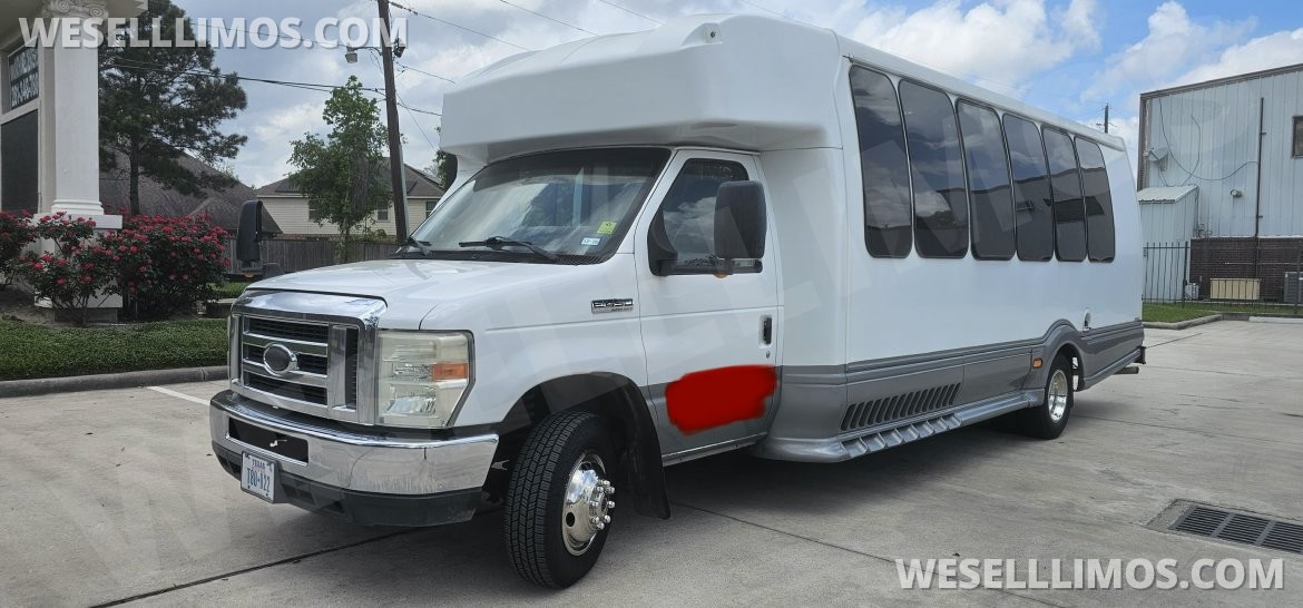 Executive Shuttle for sale: 2016 Ford E-450 by Turtle Top