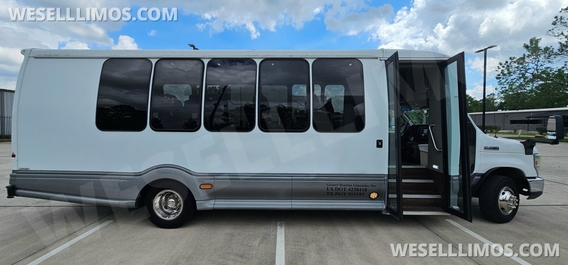 Photo of Executive Shuttle for sale: 2016 Ford E-450 by Turtle Top