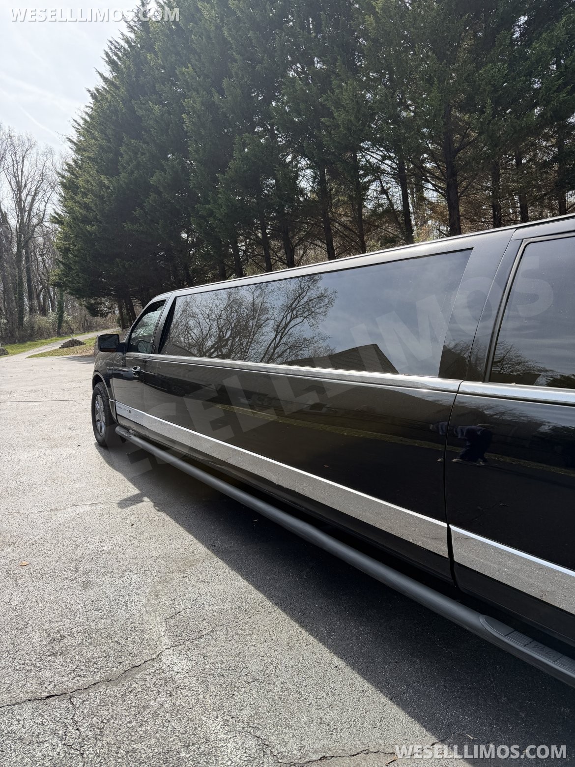 Photo of SUV Stretch for sale: 2009 Lincoln Navigator L 140" by Imperial
