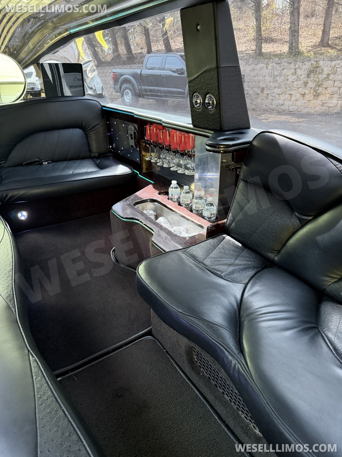 Photo of SUV Stretch for sale: 2009 Lincoln Navigator L 140" by Imperial