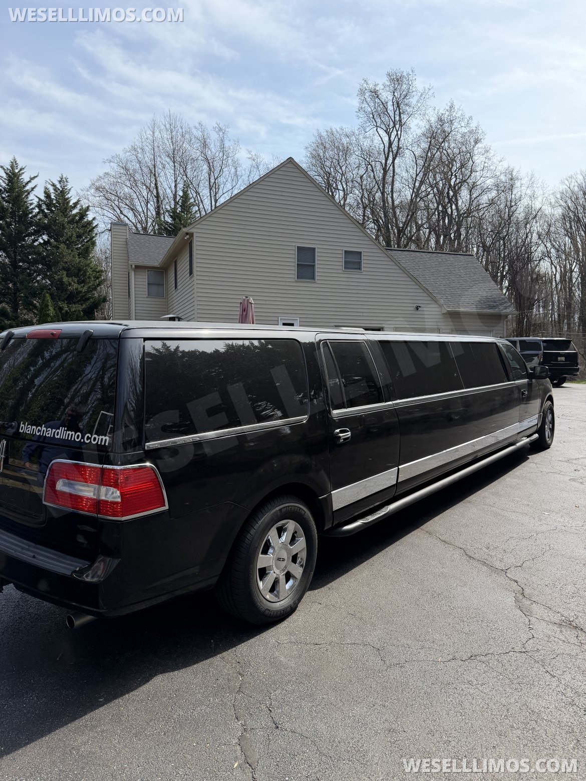 Photo of SUV Stretch for sale: 2009 Lincoln Navigator L 140" by Imperial