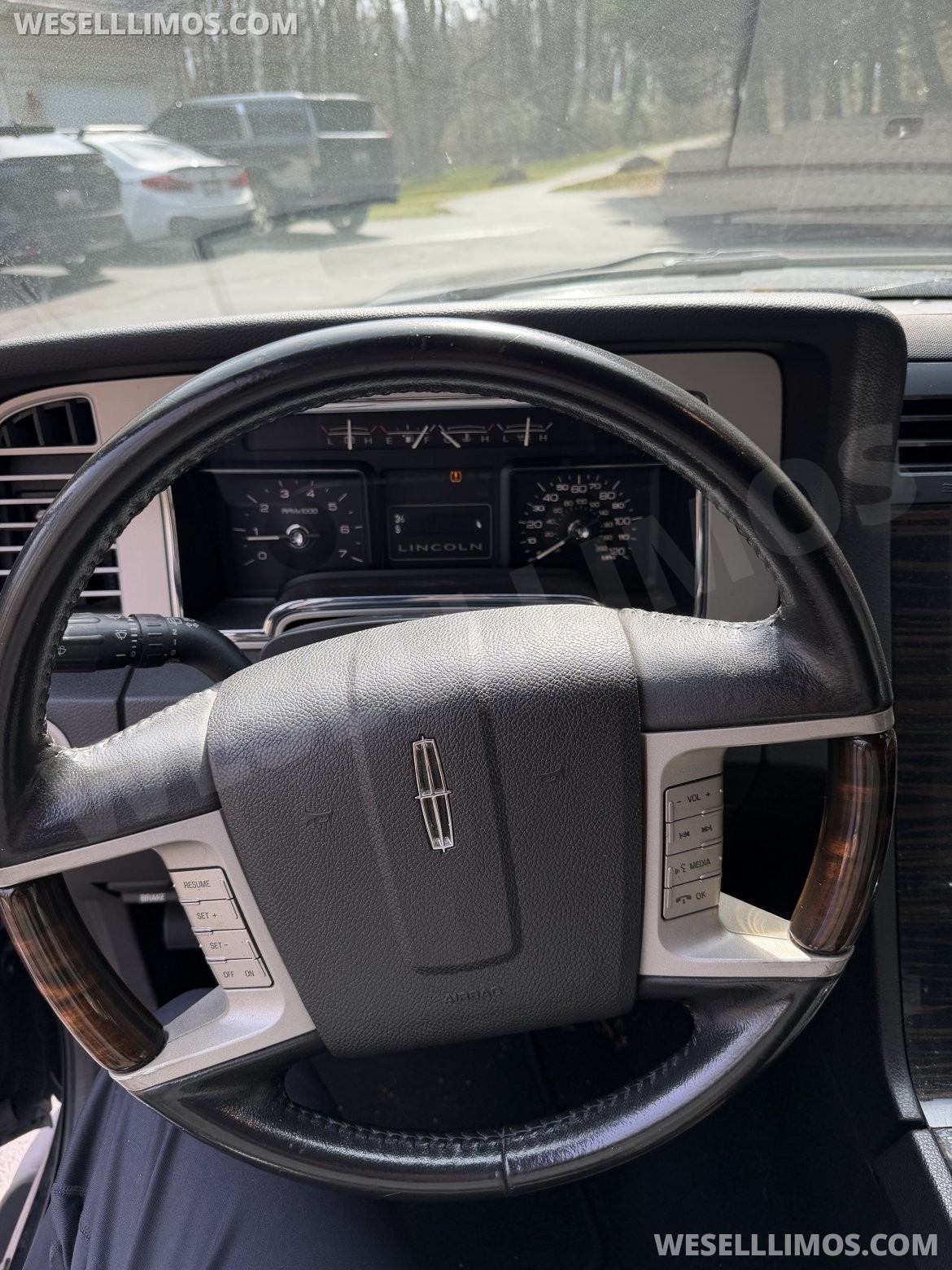 Photo of SUV Stretch for sale: 2009 Lincoln Navigator L 140" by Imperial