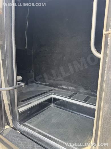 2020 Grech Motors Freightliner M2 Shuttle Bus - Shuttle Bus for Sale in Laguna Niguel, CA - Photo 8
