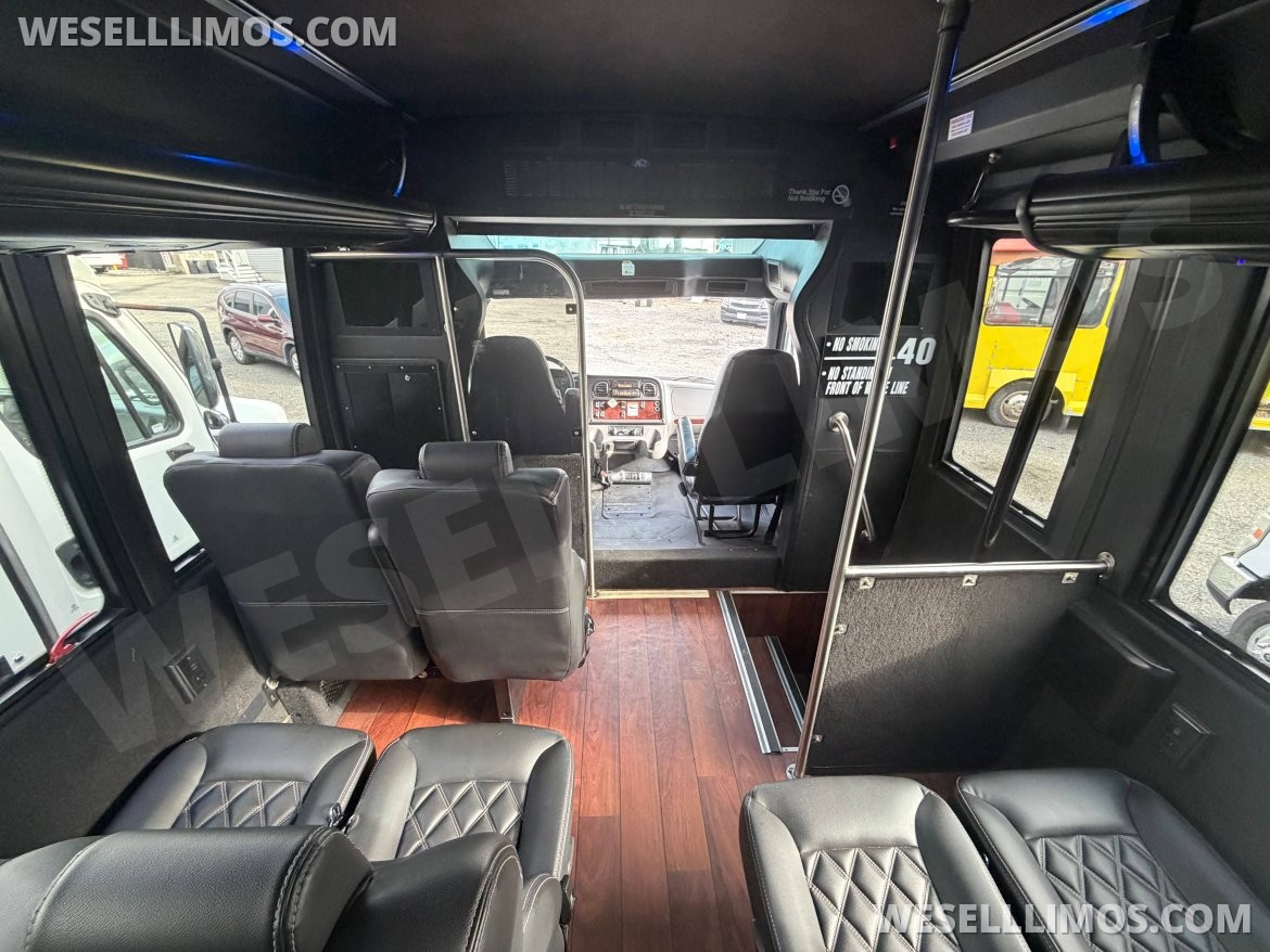 Photo of Executive Shuttle for sale: 2014 Freightliner M2 GM40 by Grech