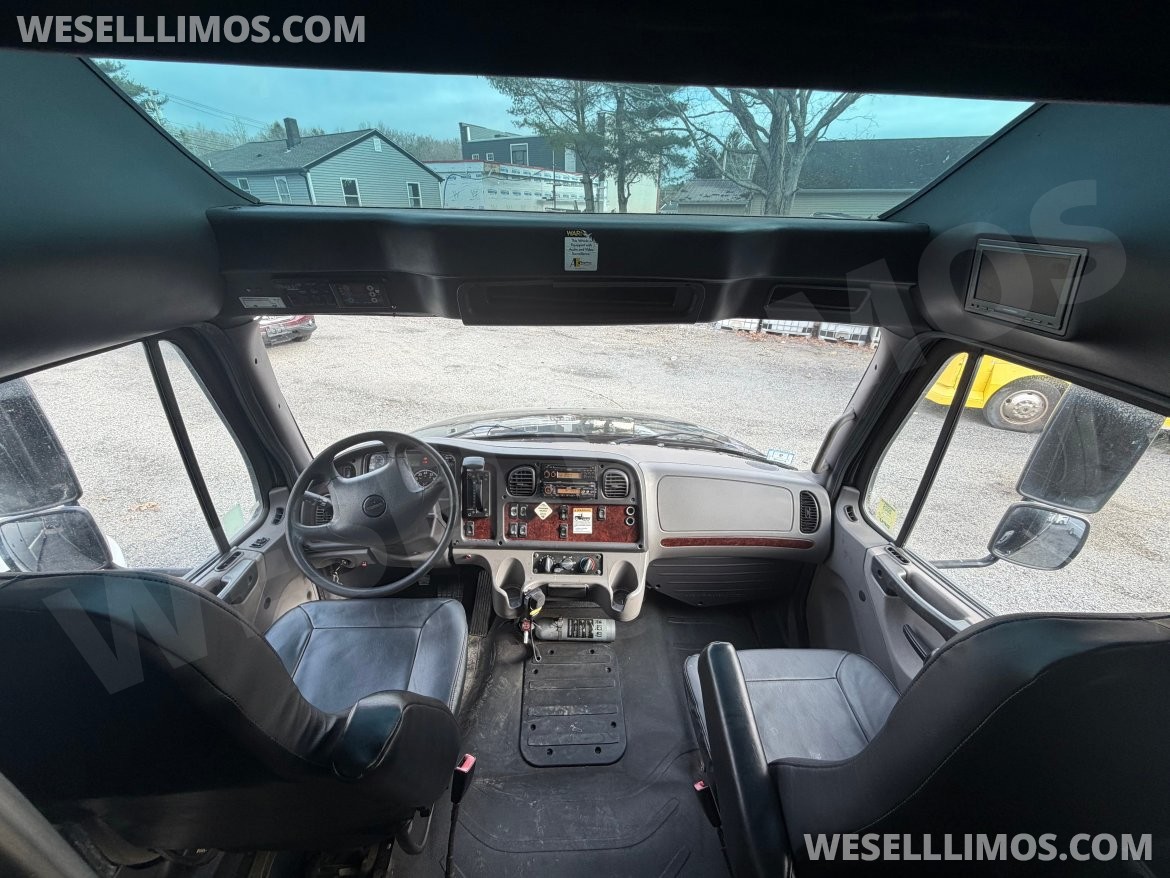 Photo of Executive Shuttle for sale: 2014 Freightliner M2 GM40 by Grech