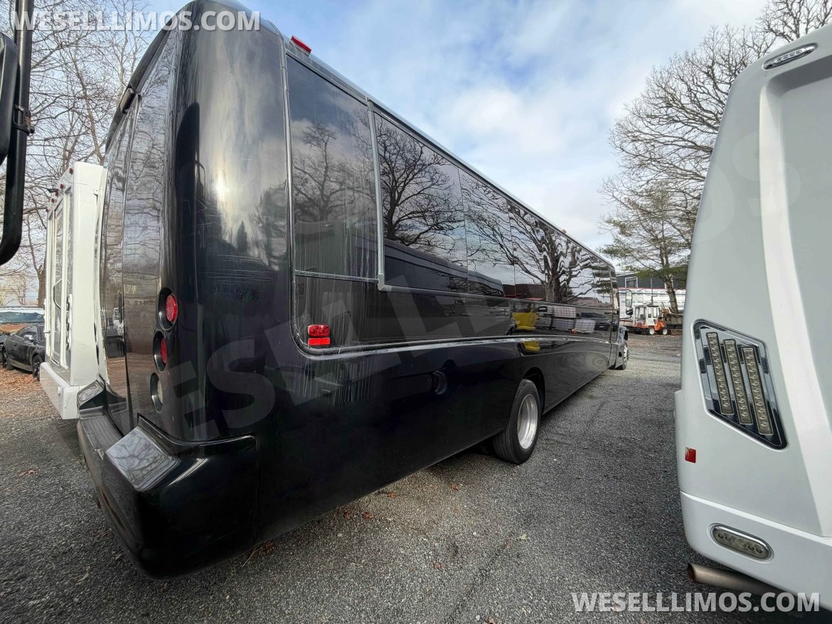 Photo of Executive Shuttle for sale: 2014 Freightliner M2 GM40 by Grech