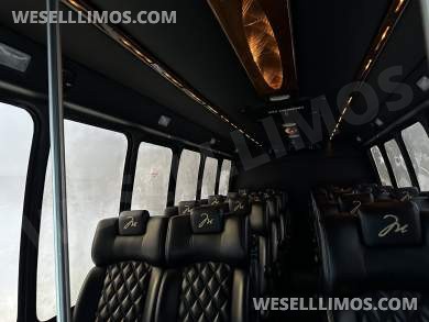 2013 Davey Coach Chevrolet 4500 4x4 Turtle Top Executive Shuttle - Executive Shuttle for Sale in Fairbanks, AK - Photo 2