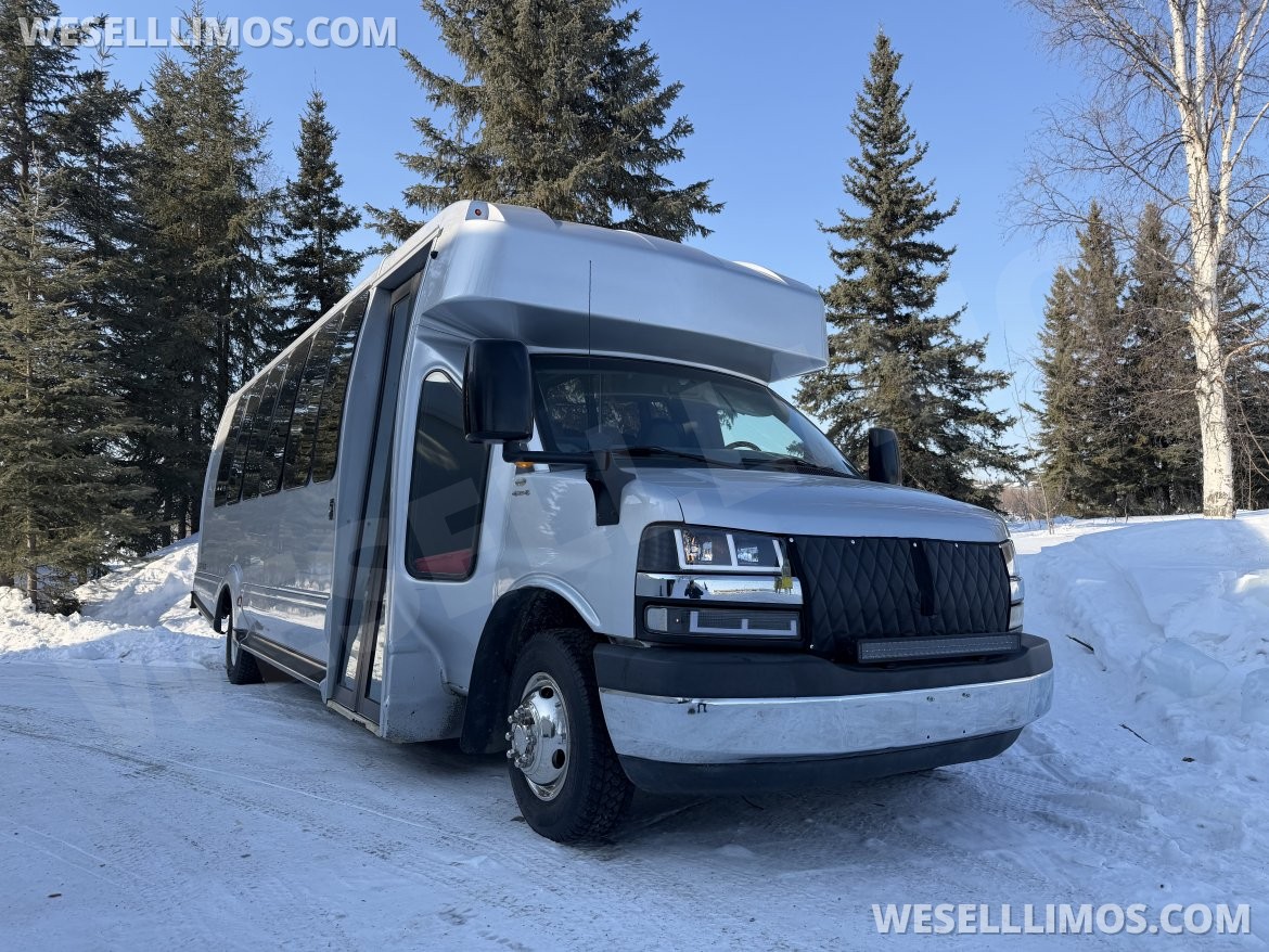 Executive Shuttle for sale: 2013 Chevrolet 4500 Turtle Top by Davey Coach
