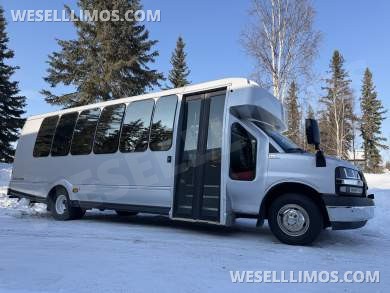 2013 Davey Coach Chevrolet 4500 4x4 Turtle Top Executive Shuttle - Executive Shuttle for Sale in Fairbanks, AK - Photo 3