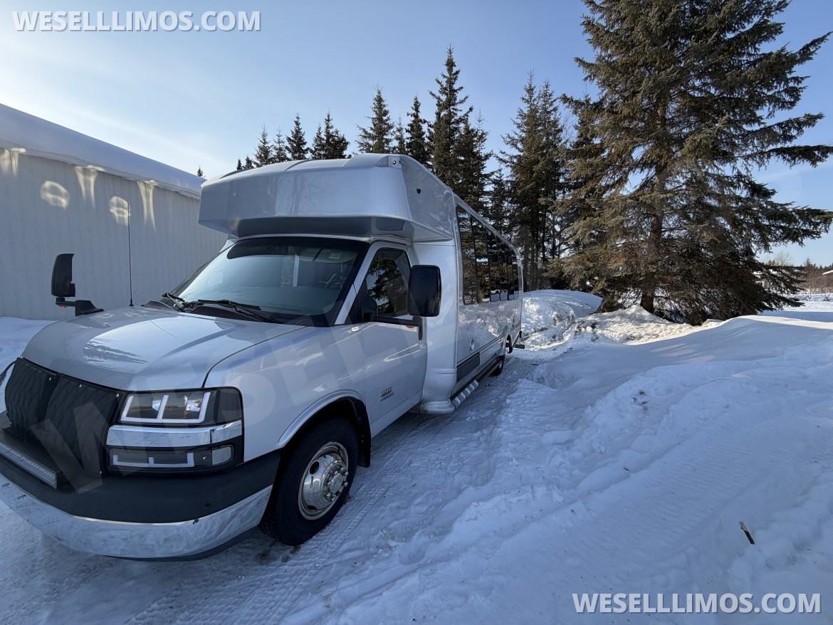Photo of Executive Shuttle for sale: 2013 Chevrolet 4500 Turtle Top by Davey Coach