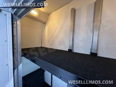 2013 Davey Coach Chevrolet 4500 4x4 Turtle Top Executive Shuttle - Executive Shuttle for Sale in Fairbanks, AK - Photo 7
