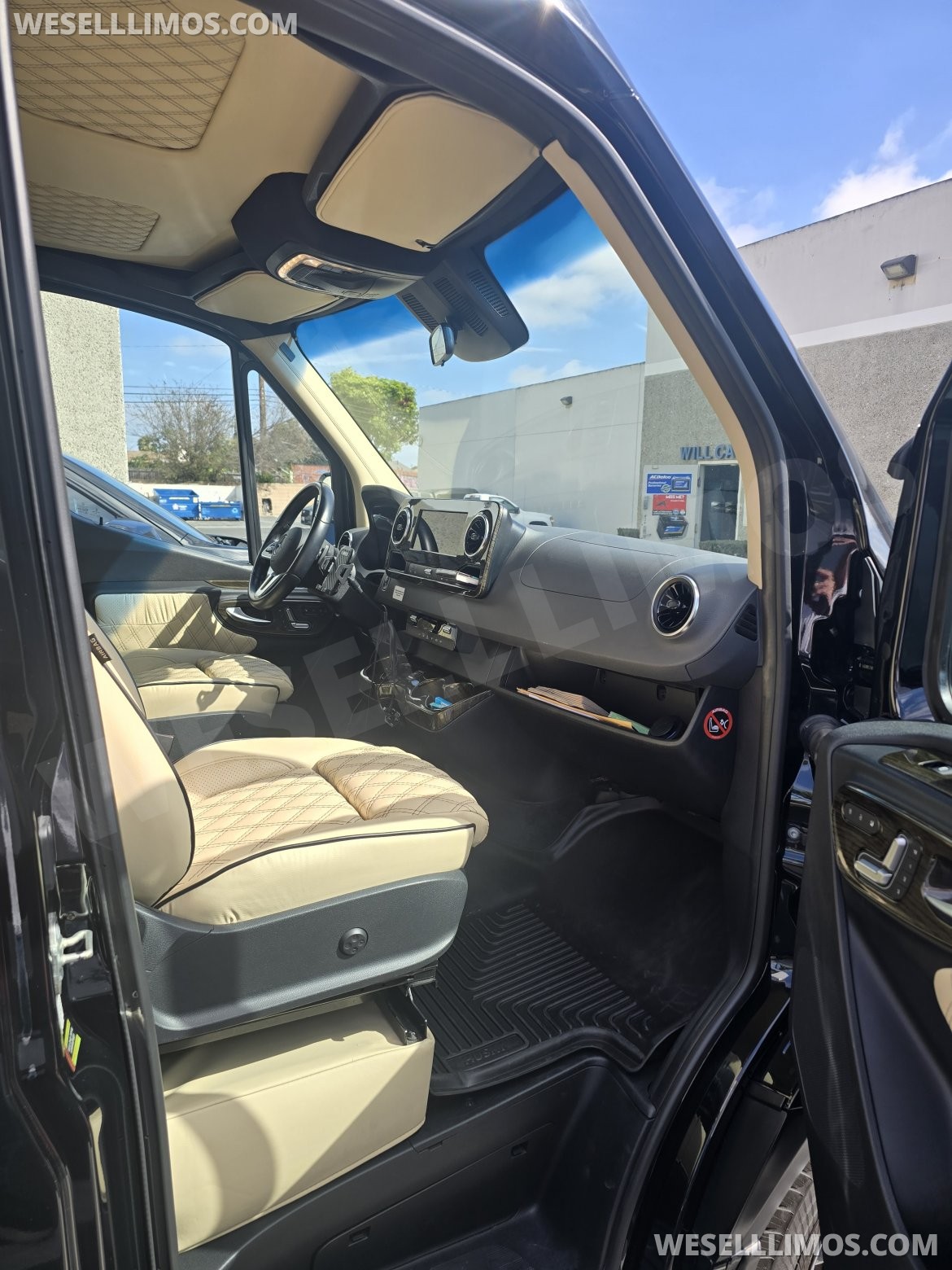 Photo of Sprinter for sale: 2020 Mercedes-Benz 3500 25" by Midwest