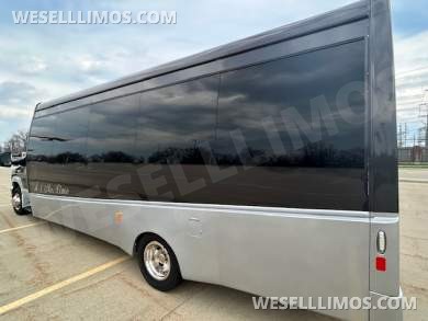 2017 Berkshire Ford E450 Limo Bus - Limo Bus for Sale in Cleveland, OH - Photo 20