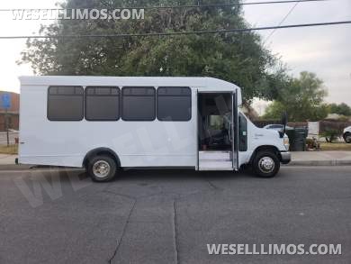 2014 Ford e450 Limo Bus for Sale in pepper Pike, OH