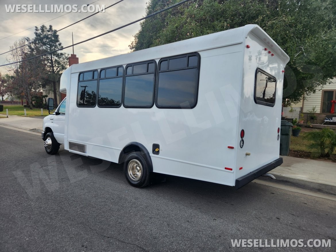 Photo of Limo Bus for sale: 2014 Ford e450 by coach