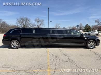 2019 Lincoln MKT 120" 4 Door AWD Limousine Limousine for Sale in Chicago, IL - Main Photo