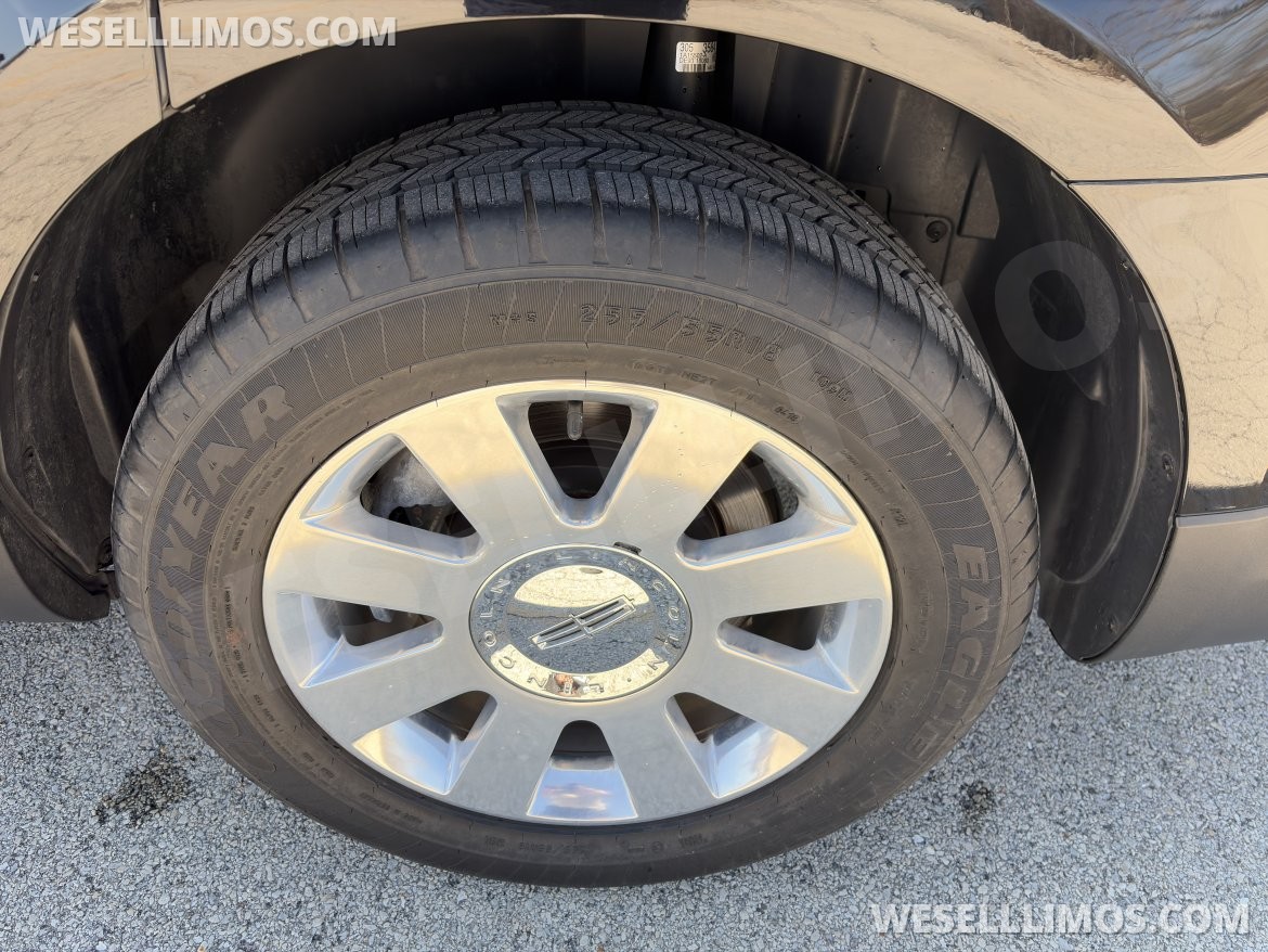 Photo of Limousine for sale: 2019 Lincoln MKT 120" 4 Door AWD Limousine 120" by Executive Coach Builders