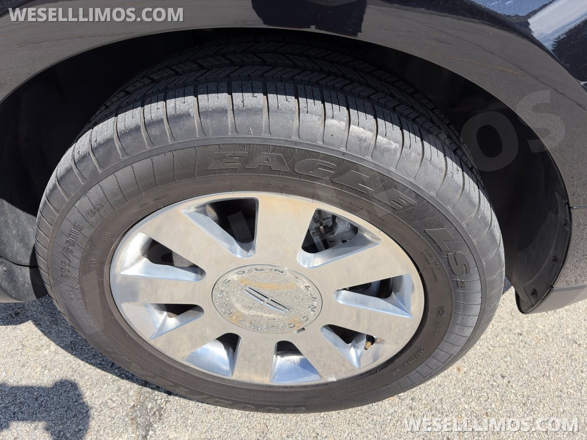 Photo of Limousine for sale: 2019 Lincoln MKT 120" 4 Door AWD Limousine 120" by Executive Coach Builders