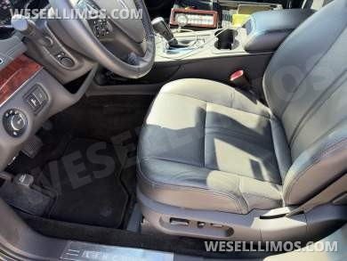 2019 Executive Coach Builders Lincoln MKT 120" 4 Door AWD Limousine - Limousine for Sale in Chicago, IL - Photo 8