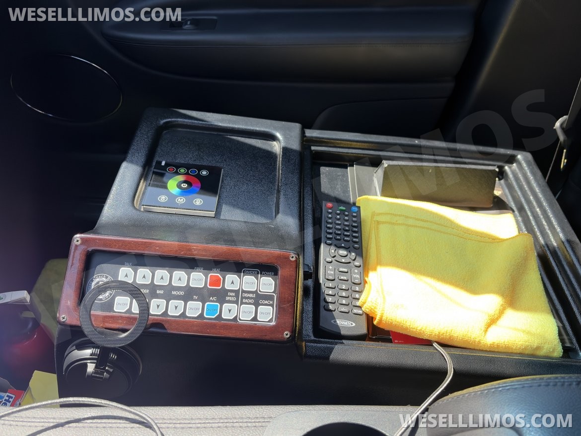 Photo of Limousine for sale: 2019 Lincoln MKT 120" 4 Door AWD Limousine 120" by Executive Coach Builders