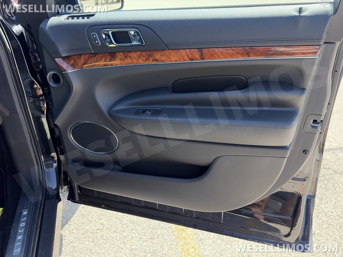 Photo of Limousine for sale: 2019 Lincoln MKT 120" 4 Door AWD Limousine 120" by Executive Coach Builders