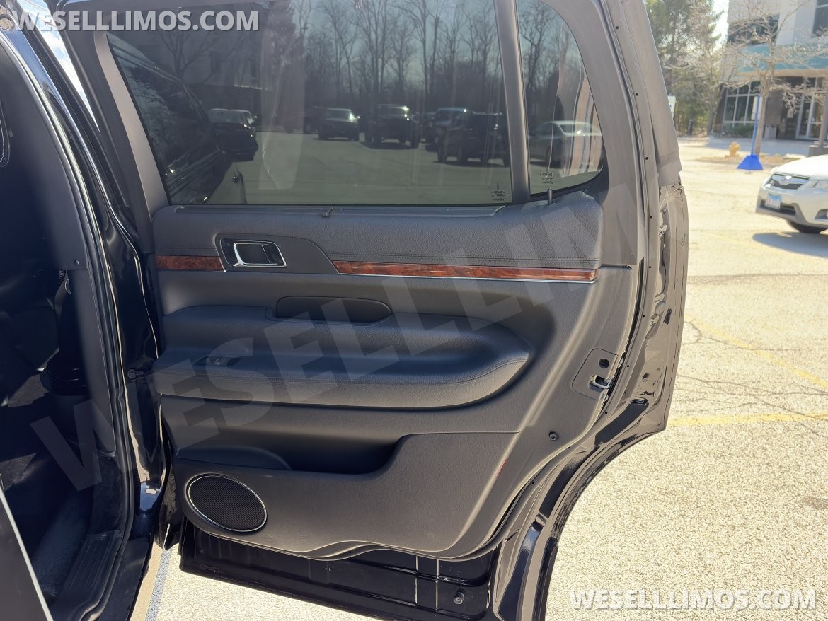 Photo of Limousine for sale: 2019 Lincoln MKT 120" 4 Door AWD Limousine 120" by Executive Coach Builders